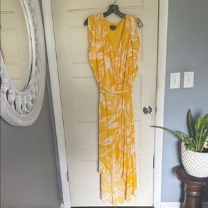 City Chic Yellow and White Leaf-Print High-Low Maxi Dress
